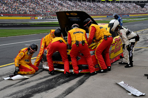 Monster Energy NASCAR Cup Series
Bank of America 500
Charlotte Motor Speedway, Concord, NC
Sunday 8 October 2017
Joey Logano, Team Penske, Shell Pennzoil Ford Fusion
World Copyright: Rusty Jarrett
LAT Images Monster Energy NASCAR Cup Series
Bank of America 500
Charlotte Motor Speedway, Concord, NC
Sunday 8 October 2017
Joey Logano, Team Penske, Shell Pennzoil Ford Fusion
World Copyright: Rusty Jarrett
LAT Images