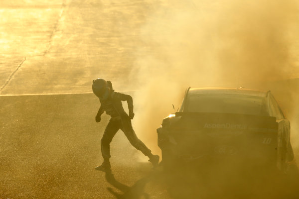 Monster Energy NASCAR Cup Series
Ford EcoBoost 400
Homestead-Miami Speedway, Homestead, FL USA
Sunday 19 November 2017
Danica Patrick, Stewart-Haas Racing, Aspen Dental Ford Fusion crash fire
World Copyright: Michael L. Levitt
LAT Images Monster Energy NASCAR Cup Series
Ford EcoBoost 400
Homestead-Miami Speedway, Homestead, FL USA
Sunday 19 November 2017
Danica Patrick, Stewart-Haas Racing, Aspen Dental Ford Fusion crash fire
World Copyright: Michael L. Levitt
LAT Images