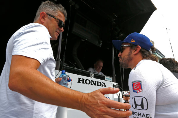 Verizon IndyCar Series
Indianapolis 500 Practice
Indianapolis Motor Speedway, Indianapolis, IN USA
Wednesday 17 May 2017
Fernando Alonso, McLaren-Honda-Andretti Honda, Gil de Ferran
World Copyright: Phillip Abbott
LAT Images
ref: Digital Image abbott_indyP_0517_14143