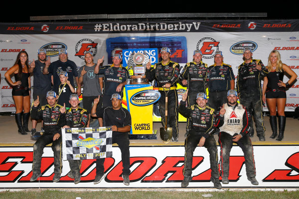 NASCAR Camping World Truck Series
Eldora Dirt Derby
Eldora Speedway, Rossburg, OH USA
Wednesday 19 July 2017
Matt Crafton, Ideal Door / Menards Toyota Tundra celebrates in victory lane
World Copyright: Russell LaBounty
LAT Images NASCAR Camping World Truck Series
Eldora Dirt Derby
Eldora Speedway, Rossburg, OH USA
Wednesday 19 July 2017
Matt Crafton, Ideal Door / Menards Toyota Tundra celebrates in victory lane
World Copyright: Russell LaBounty
LAT Images