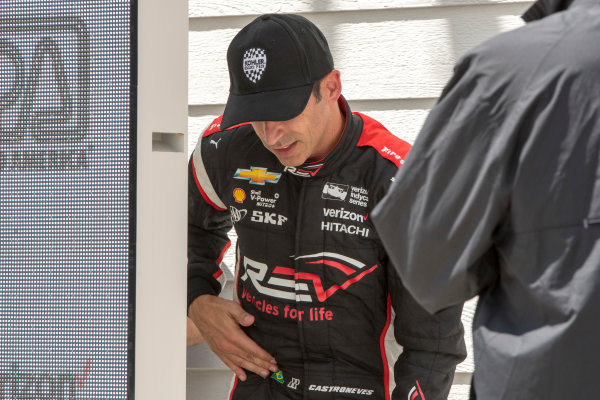 Verizon IndyCar Series
Kohler Grand Prix
Road America, Elkhart Lake, WI USA
Sunday 25 June 2017
Helio Castroneves, Team Penske Chevrolet experiences discomfort before podium presentation
World Copyright: Geoffrey M. Miller
LAT Images