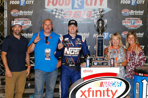 NASCAR XFINITY Series
Food City 300
Bristol Motor Speedway, Bristol, TN USA
Friday 18 August 2017
Kyle Busch, NOS Rowdy Toyota Camry, celebrates in victory lane.
World Copyright: John K Harrelson
LAT Images