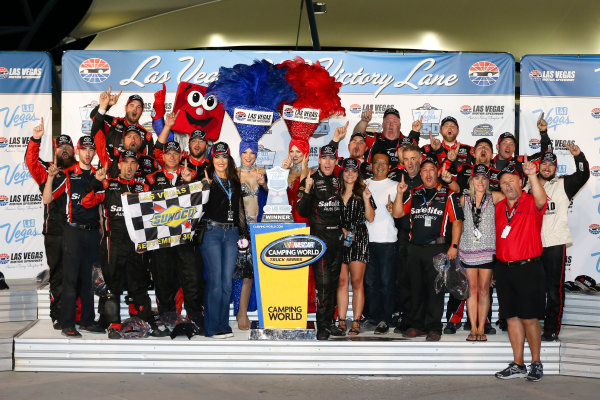 NASCAR Camping World Truck Series
Las Vegas 350
Las Vegas Motor Speedway, Las Vegas, NV USA
Saturday 30 September 2017
Ben Rhodes, Safelite Auto Glass Toyota Tundra celebrates
World Copyright: Barry Cantrell
LAT Images NASCAR Camping World Truck Series
Las Vegas 350
Las Vegas Motor Speedway, Las Vegas, NV USA
Saturday 30 September 2017
Ben Rhodes, Safelite Auto Glass Toyota Tundra celebrates
World Copyright: Barry Cantrell
LAT Images
