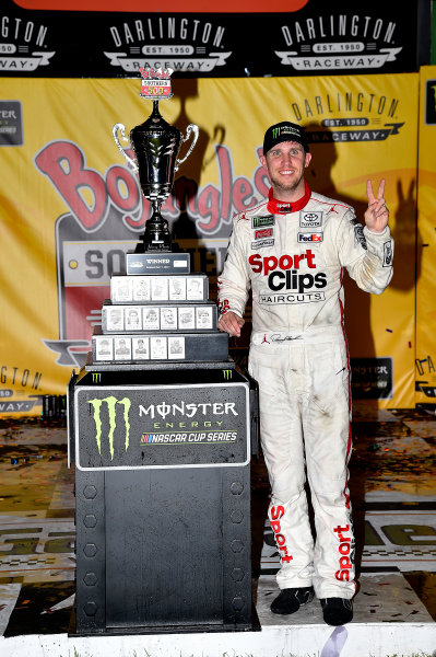 Monster Energy NASCAR Cup Series
Bojangles' Southern 500
Darlington Raceway, Darlington, SC USA
Sunday 3 September 2017
Denny Hamlin, Joe Gibbs Racing, Sport Clips Toyota Camry wins.
World Copyright: Rusty Jarrett
LAT Images Monster Energy NASCAR Cup Series
Bojangles' Southern 500
Darlington Raceway, Darlington, SC USA
Sunday 3 September 2017
Denny Hamlin, Joe Gibbs Racing, Sport Clips Toyota Camry wins.
World Copyright: Rusty Jarrett
LAT Images