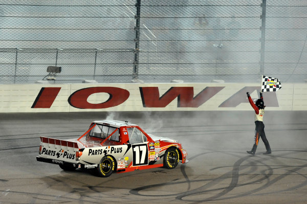 12-13 July, 2013, Newton, Iowa USA
Timothy Peters Celebrates the win with the checkered flag
©2013, Scott R LePage
LAT Photo USA 12-13 July, 2013, Newton, Iowa USA
Timothy Peters Celebrates the win with the checkered flag
©2013, Scott R LePage
LAT Photo USA