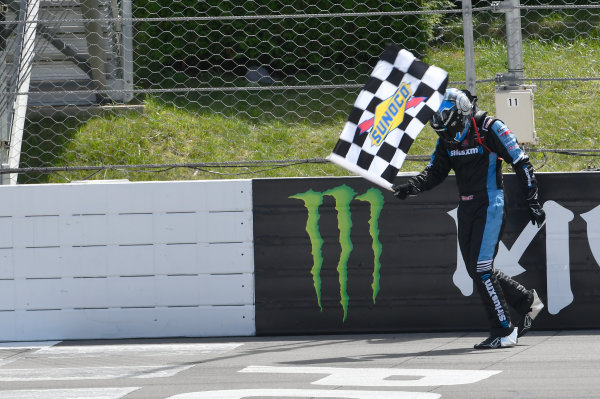 NASCAR Camping World Truck Series
Overton?s 150
Pocono Raceway, Long Pond, PA USA
Saturday 29 July 2017
Christopher Bell, SiriusXM Toyota Tundra, celebrates in after winning.
World Copyright: John K Harrelson
LAT Images NASCAR Camping World Truck Series
Overton?s 150
Pocono Raceway, Long Pond, PA USA
Saturday 29 July 2017
Christopher Bell, SiriusXM Toyota Tundra, celebrates in after winning.
World Copyright: John K Harrelson
LAT Images