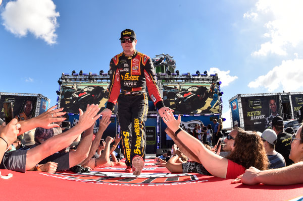 Monster Energy NASCAR Cup Series
Ford EcoBoost 400
Homestead-Miami Speedway, Homestead, FL USA
Sunday 19 November 2017
Erik Jones, Furniture Row Racing, 5-hour ENERGY Extra Strength Toyota Camry
World Copyright: John K Harrelson
LAT Images Monster Energy NASCAR Cup Series
Ford EcoBoost 400
Homestead-Miami Speedway, Homestead, FL USA
Sunday 19 November 2017
Erik Jones, Furniture Row Racing, 5-hour ENERGY Extra Strength Toyota Camry
World Copyright: John K Harrelson
LAT Images
