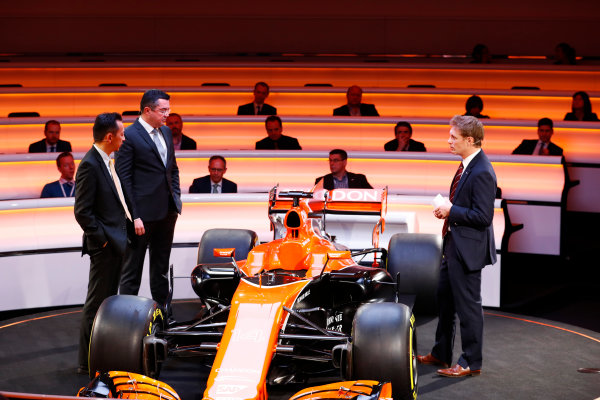 McLaren MCL32 Honda Formula 1 Launch.
McLaren Technology Centre, Woking, UK.
Friday 24 February 2017.
Yusuke Hasegawa, Senior Managing Officer, Honda, Eric Boullier, Racing Director, McLaren, and presenter Simon Lazenby stand on stage next to the MCL32.
World Copyright: Steven Tee/LAT Images
Ref: _O3I4982