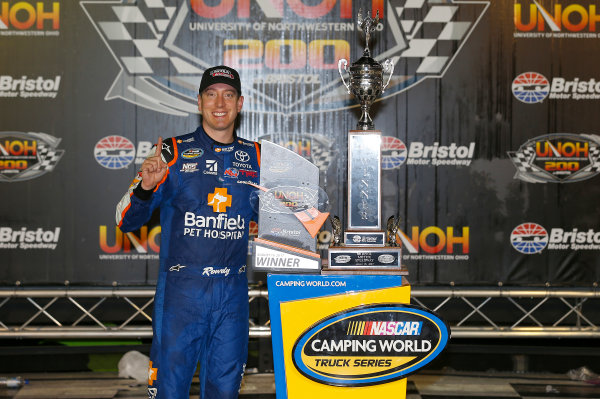NASCAR Camping World Truck Series
UNOH 200
Bristol Motor Speedway, Bristol, TN USA
Thursday 17 August 2017
Kyle Busch, Banfield Pet Hospital Toyota Tundra, celebrates in victory lane.
World Copyright: Russell LaBountyLAT Images NASCAR Camping World Truck Series
UNOH 200
Bristol Motor Speedway, Bristol, TN USA
Thursday 17 August 2017
Kyle Busch, Banfield Pet Hospital Toyota Tundra, celebrates in victory lane.
World Copyright: Russell LaBountyLAT Images