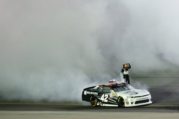 NASCAR XFINITY Series
VisitMyrtleBeach.com 300
Kentucky Speedway
Sparta, KY USA
Saturday 23 September 2017
Tyler Reddick, BBR/Jason Aldean Chevrolet Camaro celebrates
World Copyright: Barry Cantrell
LAT Images NASCAR XFINITY Series
VisitMyrtleBeach.com 300
Kentucky Speedway
Sparta, KY USA
Saturday 23 September 2017
Tyler Reddick, BBR/Jason Aldean Chevrolet Camaro celebrates
World Copyright: Barry Cantrell
LAT Images