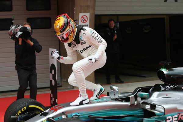 Shanghai International Circuit, Shanghai, China. Sunday 09 April 2017.
Lewis Hamilton, Mercedes AMG, 1st Position, celebrates on arrival in Parc Ferme on the nose of his car.
World Copyright: Charles Coates/LAT Images
ref: Digital Image AN7T0751 Shanghai International Circuit, Shanghai, China. Sunday 09 April 2017.
Lewis Hamilton, Mercedes AMG, 1st Position, celebrates on arrival in Parc Ferme on the nose of his car.
World Copyright: Charles Coates/LAT Images
ref: Digital Image AN7T0751