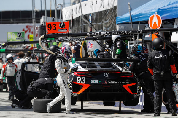 2017 IMSA WeatherTech SportsCar Championship
BUBBA burger Sports Car Grand Prix at Long Beach
Streets of Long Beach, CA USA
Saturday 8 April 2017
93, Acura, Acura NSX, GTD, Andy Lally, Katherine Legge, pit stop
World Copyright: Michael L. Levitt
LAT Images
ref: Digital Image levitt-0417-lbgp_08233