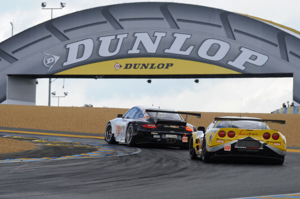 Circuit de La Sarthe, Le Mans, France. 13th - 17th June 2012.
Race
Paul Daniels/Markus Palttala/Joel Camathias, JWA-AVILA, No
55 Porsche 911 RSR (997), leads Patrick Bornhausser/Julien Canal/Pedro Lamy, Larbre Competition, No
50 Chevrolet Corvette C6-ZR1.
Photo: Jeff Bloxham/LAT Photographic.
ref: Digital Image DSC_3381 Circuit de La Sarthe, Le Mans, France. 13th - 17th June 2012.
Race
Paul Daniels/Markus Palttala/Joel Camathias, JWA-AVILA, No
55 Porsche 911 RSR (997), leads Patrick Bornhausser/Julien Canal/Pedro Lamy, Larbre Competition, No
50 Chevrolet Corvette C6-ZR1.
Photo: Jeff Bloxham/LAT Photographic.
ref: Digital Image DSC_3381