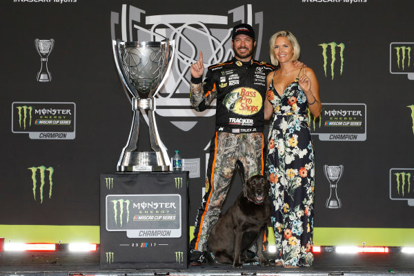 Monster Energy NASCAR Cup Series
Ford EcoBoost 400
Homestead-Miami Speedway, Homestead, FL USA
Monday 20 November 2017
Martin Truex Jr, Furniture Row Racing, Bass Pro Shops / Tracker Boats Toyota Camry, with girlfriend Sherry Pollex
World Copyright: Michael L. Levitt
LAT Images