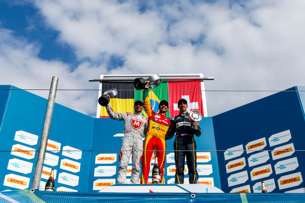 2014/2015 FIA Formula E Championship.
Berlin ePrix, Berlin Tempelhof Airport, Germany.
Saturday 23 May 2015
Podium. 1st, Lucas di Grassi (BRA)/Audi Abt Sport - Spark-Renault SRT_01E, 2nd, Jerome D'Ambrosio (BEL)/Dragon Racing - Spark-Renault SRT_01E and 3rd, Sebastien Buemi (SWI)/E.dams Renault - Spark-Renault SRT_01E.
Photo: Zak Mauger/LAT/Formula E
ref: Digital Image _L0U9701
2014/2015 FIA Formula E Championship.
Berlin ePrix, Berlin Tempelhof Airport, Germany.
Saturday 23 May 2015
Podium. 1st, Lucas di Grassi (BRA)/Audi Abt Sport - Spark-Renault SRT_01E, 2nd, Jerome D'Ambrosio (BEL)/Dragon Racing - Spark-Renault SRT_01E and 3rd, Sebastien Buemi (SWI)/E.dams Renault - Spark-Renault SRT_01E.
Photo: Zak Mauger/LAT/Formula E
ref: Digital Image _L0U9701