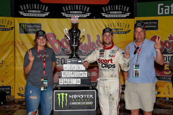 Monster Energy NASCAR Cup Series
Bojangles' Southern 500
Darlington Raceway, Darlington, SC USA
Sunday 3 September 2017
Denny Hamlin, Joe Gibbs Racing, Sport Clips Toyota Camry wins.
World Copyright: Rusty Jarrett
LAT Images Monster Energy NASCAR Cup Series
Bojangles' Southern 500
Darlington Raceway, Darlington, SC USA
Sunday 3 September 2017
Denny Hamlin, Joe Gibbs Racing, Sport Clips Toyota Camry wins.
World Copyright: Rusty Jarrett
LAT Images
