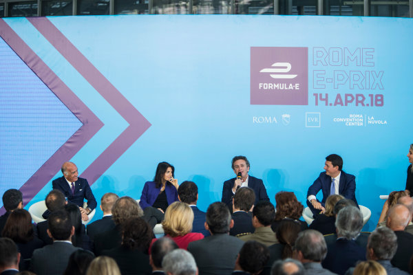 2017/2018 FIA Formula E Championship.
Street Demonstration - Rome, Italy.
Angelo Sticchi Damiani,  President of the ACI with Virginia Raggi, Mayor of Rome, Alejandro Agag, Founder and CEO of the FIA Formula E Championship and Roberto Diacetti, EUR S.p.A Chairman.
Thursday 19 October 2017.
Photo: Andrew Ferraro/LAT/Formula E
ref: Digital Image _FER4509