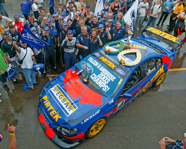 Australian V8 Supercars, Round 13, Eastert Creek, Sydney. 30th Nov 2003.
Ford driver Marcos Ambrose takes victory in race 2 to win the 2003 V8 Supercar Championship at the VIP Petfoods Main Event at Eastern Creek International Raceway 20km west of Sydney NSW, Australia.
Photo: Mark Horsburgh/LAT Photographic