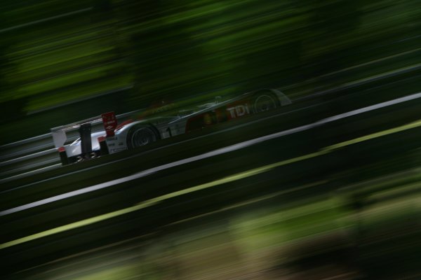 2007 Le Mans Test Day
2nd and 3rd June 2007.
Le Mans, France.
Sunday Test Day
Frank Biela (DEU)/Emanuele Pirro (ITA)/Marco Werner (DEU) (no 1 Audi R10 TDI) action.
World Copyright: Glenn Dunbar/LAT Photographic.
ref: Digital Image YY8P5737 2007 Le Mans Test Day
2nd and 3rd June 2007.
Le Mans, France.
Sunday Test Day
Frank Biela (DEU)/Emanuele Pirro (ITA)/Marco Werner (DEU) (no 1 Audi R10 TDI) action.
World Copyright: Glenn Dunbar/LAT Photographic.
ref: Digital Image YY8P5737