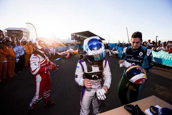 2016/2017 FIA Formula E Championship.
Marrakesh ePrix, Circuit International Automobile Moulay El Hassan, Marrakesh, Morocco.
Felix Rosenqvist (SWE), Mahindra Racing, Spark-Mahindra, Mahindra M3ELECTRO, Sam Bird (GBR), DS Virgin Racing, Spark-Citroen, Virgin DSV-02. & Sebastien Buemi (SUI), Renault e.Dams, Spark-Renault, Renault Z.E 16.
Saturday 12 November 2016.
Photo: Sam Bloxham/LAT/Formula E
ref: Digital Image _SLA8374 2016/2017 FIA Formula E Championship.
Marrakesh ePrix, Circuit International Automobile Moulay El Hassan, Marrakesh, Morocco.
Felix Rosenqvist (SWE), Mahindra Racing, Spark-Mahindra, Mahindra M3ELECTRO, Sam Bird (GBR), DS Virgin Racing, Spark-Citroen, Virgin DSV-02. & Sebastien Buemi (SUI), Renault e.Dams, Spark-Renault, Renault Z.E 16.
Saturday 12 November 2016.
Photo: Sam Bloxham/LAT/Formula E
ref: Digital Image _SLA8374