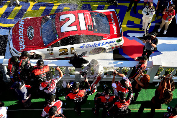 Monster Energy NASCAR Cup Series
AXALTA presents the Pocono 400
Pocono Raceway, Long Pond, PA USA
Sunday 11 June 2017
Ryan Blaney, Wood Brothers Racing, Motorcraft/Quick Lane Tire & Auto Center Ford Fusion wins.
World Copyright: Rusty Jarrett
LAT Images
ref: Digital Image 17POC1rj_3673