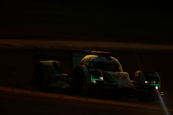 2015 FIA World Endurance Championship
Bahrain 6-Hours
Bahrain International Circuit, Bahrain
Saturday 21 November 2015.
Marcel F?ssler, Andr? Lotterer, Beno?t Tr?luyer (#7 LMP1 Audi Sport Team Joest Audi R18 e-tron quattro).
World Copyright: Alastair Staley/LAT Photographic
ref: Digital Image _79P1229 2015 FIA World Endurance Championship
Bahrain 6-Hours
Bahrain International Circuit, Bahrain
Saturday 21 November 2015.
Marcel F?ssler, Andr? Lotterer, Beno?t Tr?luyer (#7 LMP1 Audi Sport Team Joest Audi R18 e-tron quattro).
World Copyright: Alastair Staley/LAT Photographic
ref: Digital Image _79P1229