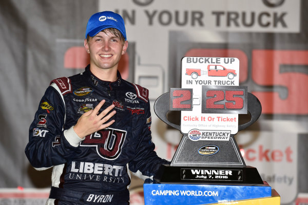 6-7 July, 2016, Sparta, Kentucky USA
William Byron celebrates his win in Victory Lane
?2016, Nigel Kinrade
LAT Photo USA